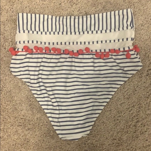Striped high waisted bikini. With pompoms. - Picture 2 of 3